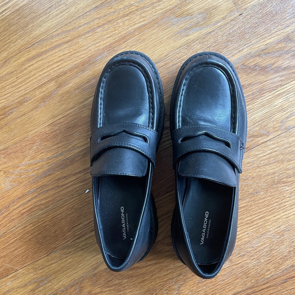 Vagabond lug sole Cosmo loafer